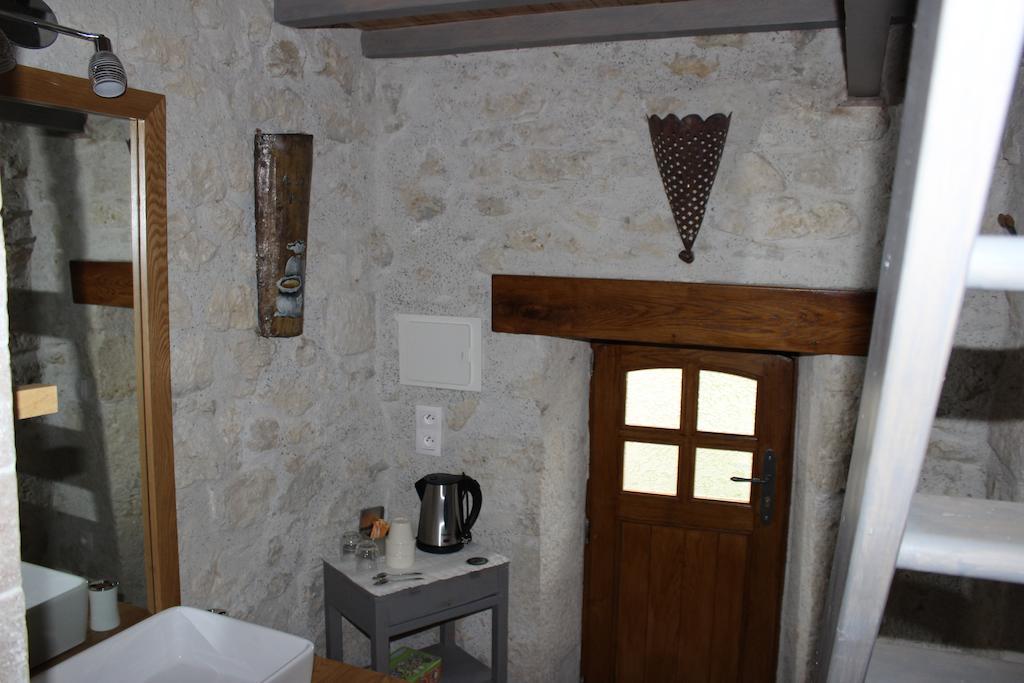 La Garde Pile De Fichou Panzió Bajamont Szoba fotó